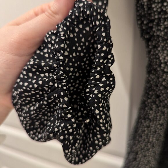 GAP Long Sleeved, V-Neck Dress, Size XS, Black with White Hearts - Picture 3 of 5